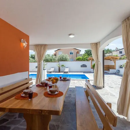 Deni By Interhome