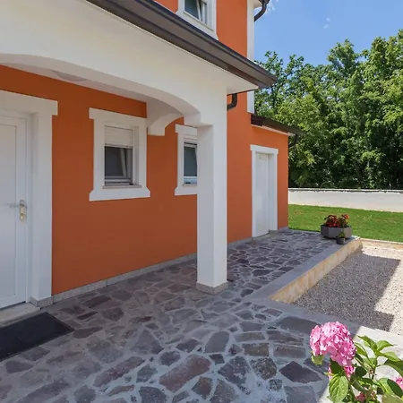 Deni By Interhome